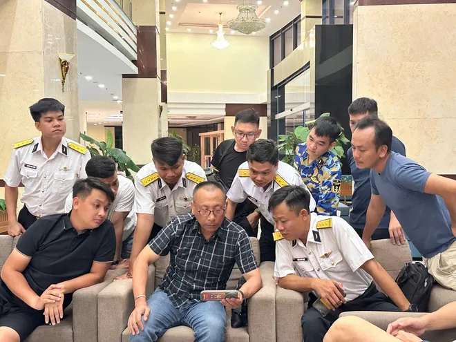 &Ecirc;-k&iacute;p ghi h&igrave;nh m&agrave;n diễu binh lịch sử của Hải qu&acirc;n Việt Nam: "Ch&uacute;ng t&ocirc;i đ&atilde; ho&agrave;n th&agrave;nh nhiệm vụ"- Ảnh 28.