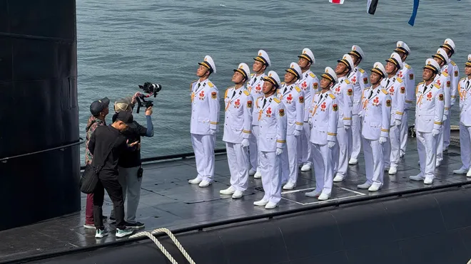 &Ecirc;-k&iacute;p ghi h&igrave;nh m&agrave;n diễu binh lịch sử của Hải qu&acirc;n Việt Nam: "Ch&uacute;ng t&ocirc;i đ&atilde; ho&agrave;n th&agrave;nh nhiệm vụ"- Ảnh 33.