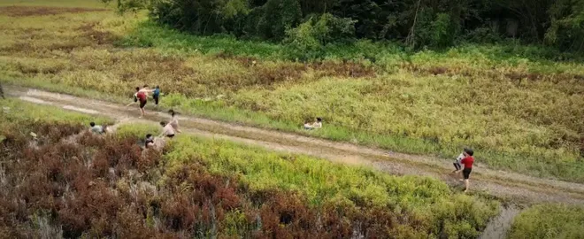 Cách em 1 milimet - Tập 1: Tú và Chiến đọ chiến đấu để giành Đại bản doanh - Ảnh 14.