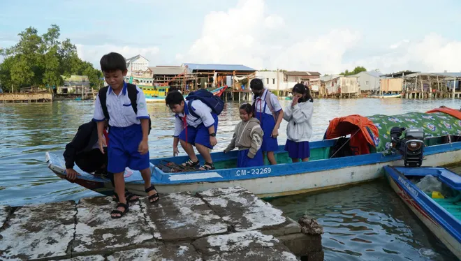 Cà Mau khai giảng năm học mới trong niềm vui và hy vọng - Ảnh 3.