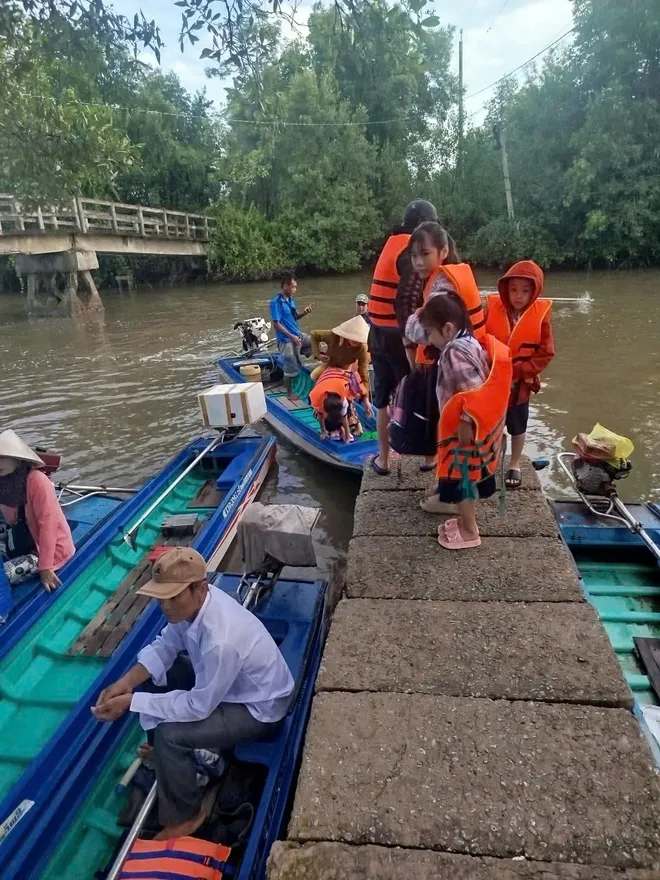 Cà Mau khai giảng năm học mới trong niềm vui và hy vọng - Ảnh 1.