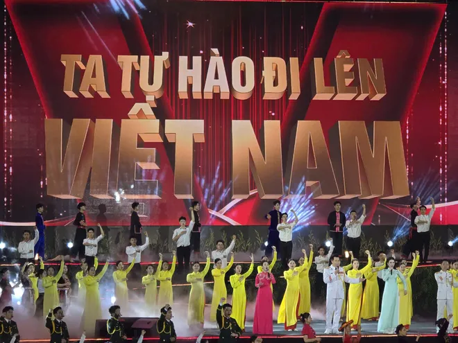 Ấn tượng Chương tr&igrave;nh ch&iacute;nh luận nghệ thuật &ldquo;Bản h&ugrave;ng ca chiến thắng&rdquo; - Ảnh 4.