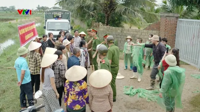 Có anh, nơi ấy bình yên - Tập 23: Hồng Phát mang tiền hối lộ Chủ tịch xã - Ảnh 1.