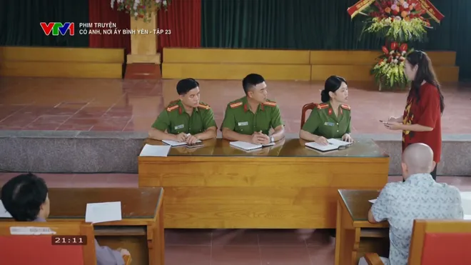 Có anh, nơi ấy bình yên - Tập 23: Hồng Phát mang tiền hối lộ Chủ tịch xã - Ảnh 4.