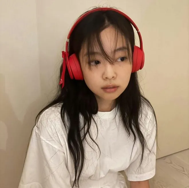 Hình ảnh mặt mộc của Jennie (BLACKPINK) gây sốt - Ảnh 1.