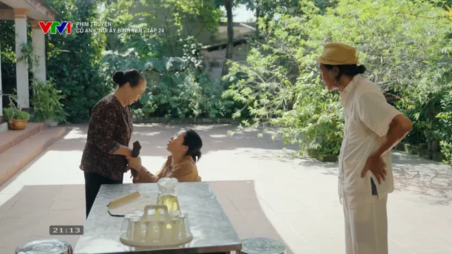 Có anh, nơi ấy bình yên - Tập 24: Bằng tham mưu người dân làm ầm ĩ vụ việc ép chính quyền - Ảnh 7.