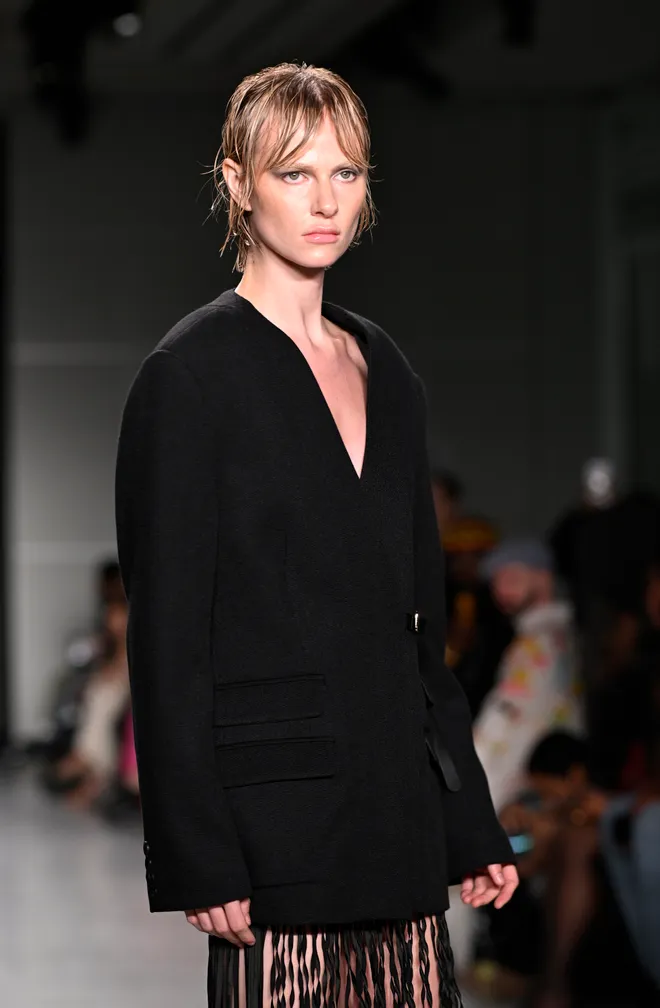 Gen Z Việt làm nức lòng giới mộ điệu tại New York Fashion Week- Ảnh 3. Gen Z Việt làm nức lòng giới mộ điệu tại New York Fashion Week- Ảnh 3.