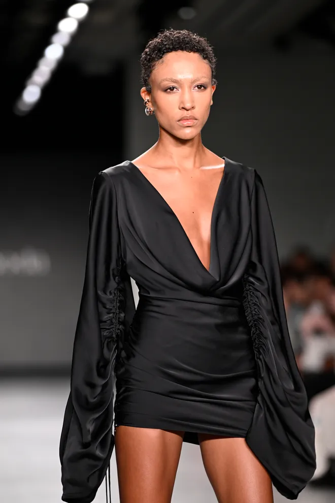 Gen Z Việt làm nức lòng giới mộ điệu tại New York Fashion Week- Ảnh 9. Gen Z Việt làm nức lòng giới mộ điệu tại New York Fashion Week- Ảnh 9.