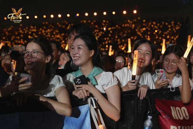 Những gương mặt đầy háo hức của V Fest - Vietnam Today. Những gương mặt đầy háo hức của V Fest - Vietnam Today.