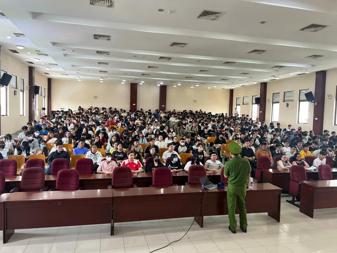 Công an TP Hồ Chí Minh trang bị lá chắn số, chống lừa đảo cho cộng đồng - Ảnh 3.