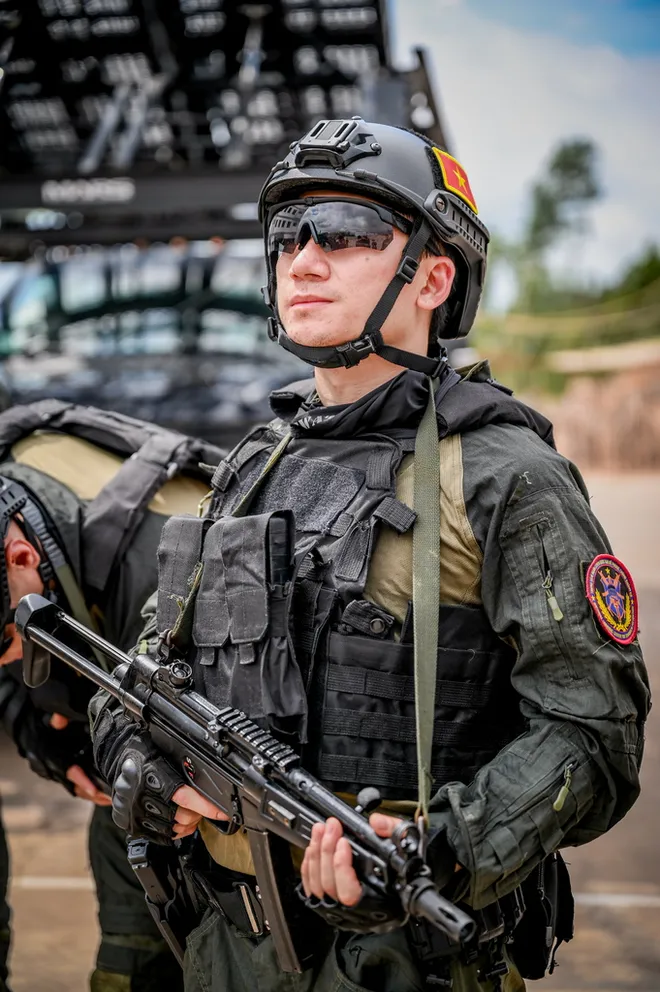 Hành trình quả cảm của Phan Mạnh Quỳnh - Ảnh 7.