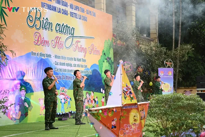 Niềm vui Trung thu nơi biên cương - Ảnh 7.