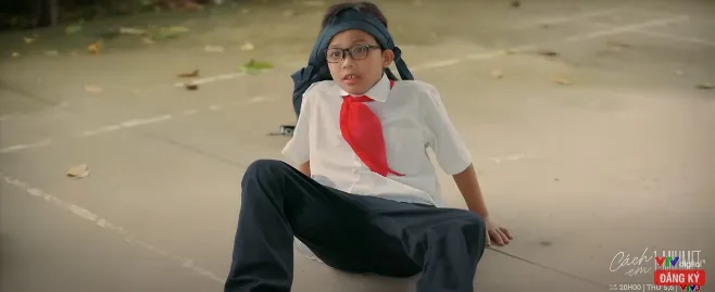 C&aacute;ch em 1 milimet: T&uacute; đ&aacute;nh nhau với Ho&agrave;ng cận để b&ecirc;nh B&aacute;ch, Bi&ecirc;n bỏ nh&agrave; đi - Ảnh 3.