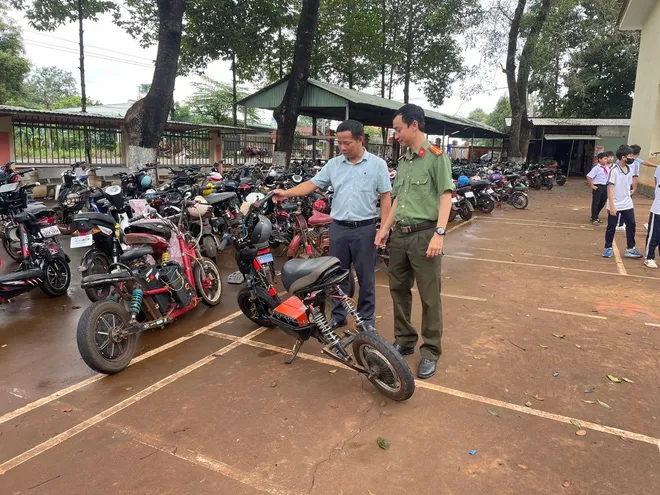 Đồng Nai: Ra quân kiểm tra, chấn chỉnh tình trạng “độ, chế” xe- Ảnh 6. Đồng Nai: Ra quân kiểm tra, chấn chỉnh tình trạng “độ, chế” xe- Ảnh 6.