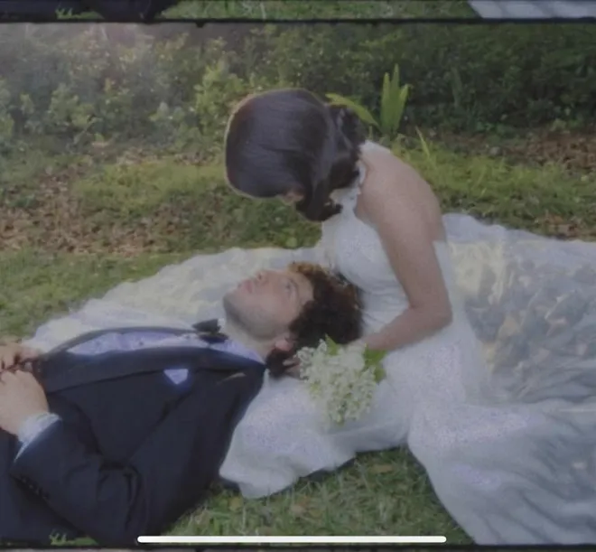 Selea Gomez rạng ngời trong ng&agrave;y cưới- Ảnh 11.