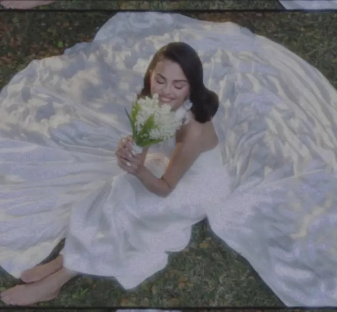 Selea Gomez rạng ngời trong ng&agrave;y cưới- Ảnh 7.