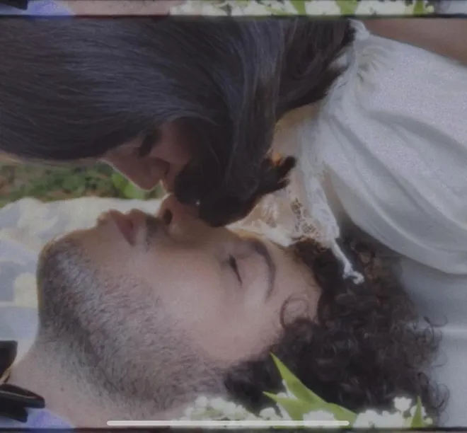 Selea Gomez rạng ngời trong ng&agrave;y cưới- Ảnh 10.