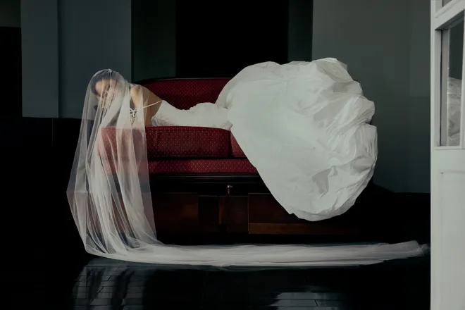 Hồ Thu Anh của "Địa đạo" ki&ecirc;u sa, b&iacute; ẩn trong bộ ảnh chụp tại Huế - Ảnh 2.