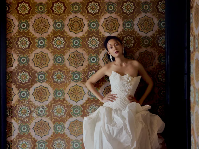 Hồ Thu Anh của "Địa đạo" ki&ecirc;u sa, b&iacute; ẩn trong bộ ảnh chụp tại Huế - Ảnh 4.