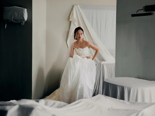 Hồ Thu Anh của "Địa đạo" ki&ecirc;u sa, b&iacute; ẩn trong bộ ảnh chụp tại Huế - Ảnh 5.