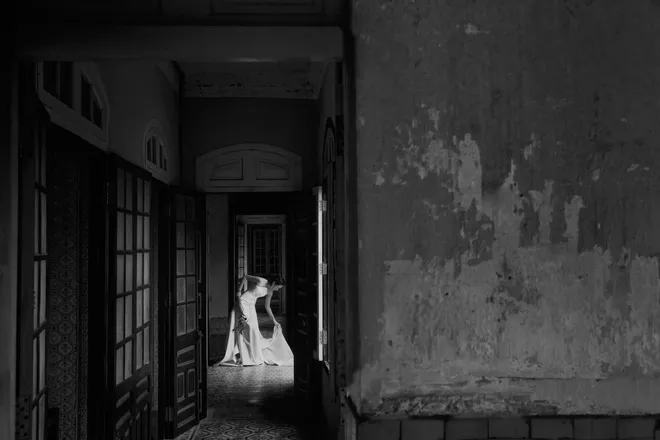 Hồ Thu Anh của "Địa đạo" ki&ecirc;u sa, b&iacute; ẩn trong bộ ảnh chụp tại Huế - Ảnh 11.