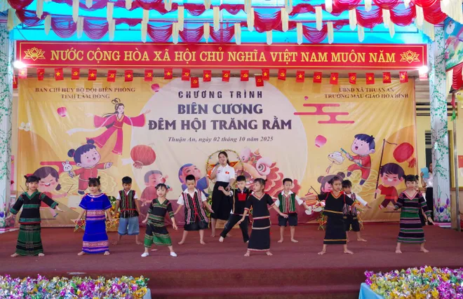 “Đêm hội trăng rằm” ấm áp nơi biên giới Lâm Đồng- Ảnh 4.