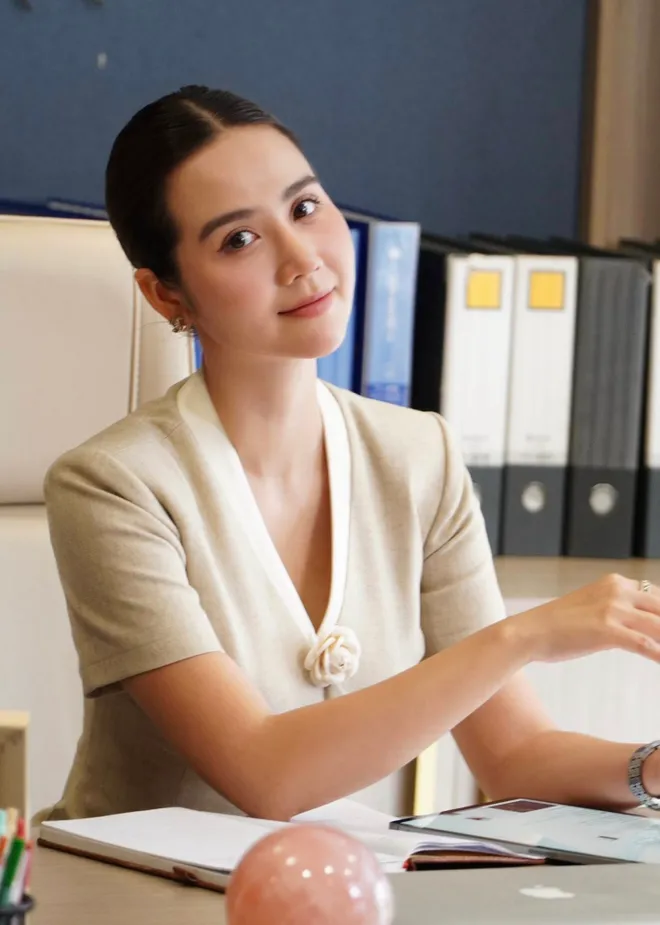 Cách em 1 milimet: Lộ diện dàn diễn viên khi trưởng thành toàn 'cực phẩm'- Ảnh 12. Cách em 1 milimet: Lộ diện dàn diễn viên khi trưởng thành toàn 'cực phẩm'- Ảnh 12.