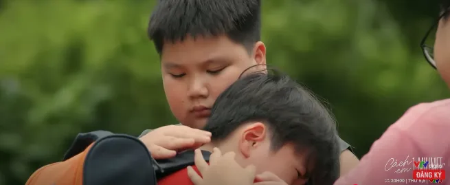 Cách em 1 milimet - Tập 10: Tú bị cả làng đồn là người hại chết Quyên- Ảnh 14. Cách em 1 milimet - Tập 10: Tú bị cả làng đồn là người hại chết Quyên- Ảnh 14.