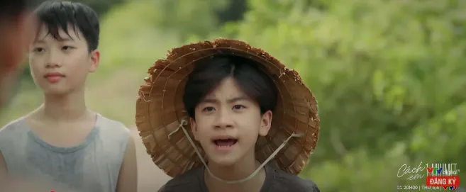 Cách em 1 milimet - Tập 10: Tú bị cả làng đồn là người hại chết Quyên- Ảnh 10. Cách em 1 milimet - Tập 10: Tú bị cả làng đồn là người hại chết Quyên- Ảnh 10.