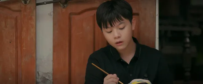 Cách em 1 milimet - Tập 9: Bị Hoàng cận doạ ma, Quyên qua đời vì đau tim- Ảnh 9. Cách em 1 milimet - Tập 9: Bị Hoàng cận doạ ma, Quyên qua đời vì đau tim- Ảnh 9.