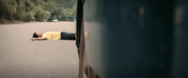 Cách em 1 milimet: Bách gặp tai nạn nghiêm trọng, quên hết những người thân yêu- Ảnh 5. Cách em 1 milimet: Bách gặp tai nạn nghiêm trọng, quên hết những người thân yêu- Ảnh 5.