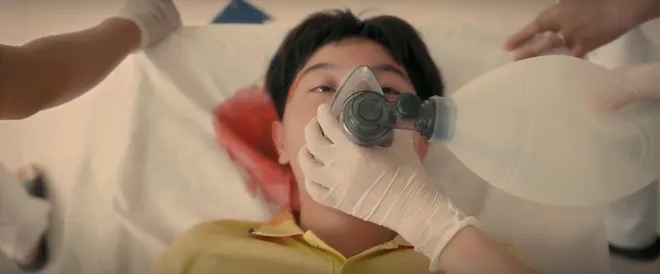 Cách em 1 milimet: Bách gặp tai nạn nghiêm trọng, quên hết những người thân yêu- Ảnh 8. Cách em 1 milimet: Bách gặp tai nạn nghiêm trọng, quên hết những người thân yêu- Ảnh 8.