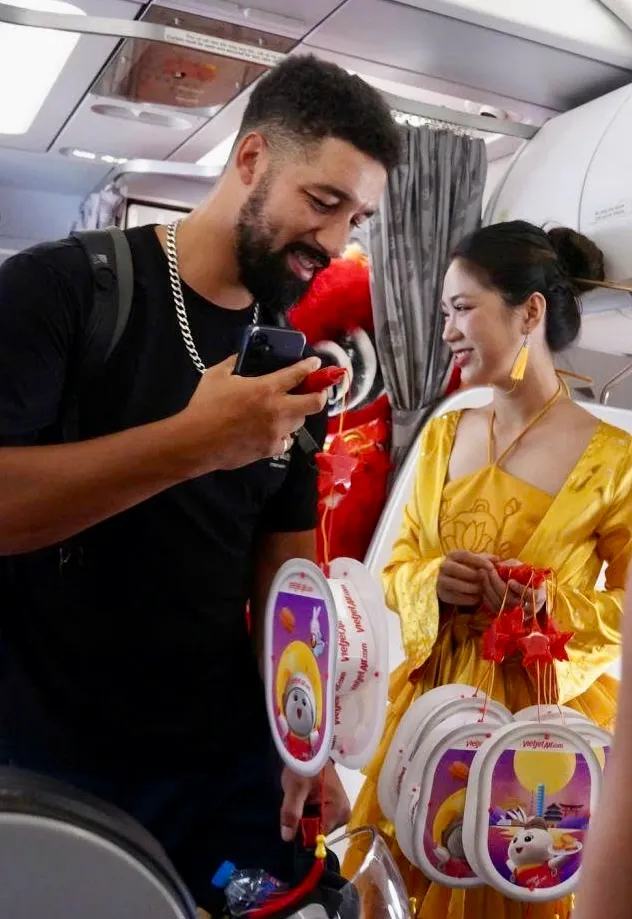 Trung thu 2025 - Cùng Vietjet lan toả yêu thương, phá cỗ trông trăng khắp muôn phương - Ảnh 3.