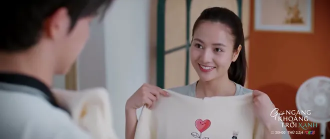 Gi&oacute; ngang khoảng trời xanh - Tập 25: Sợ 'tổng t&agrave;i' đ&agrave;o hoa, Ng&acirc;n t&igrave;m c&aacute;ch 'đ&aacute;nh dấu chủ quyền' - Ảnh 2.