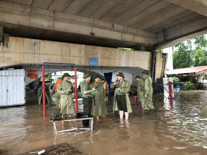 Thái Nguyên: Nước sông Cầu vượt báo động 3 hơn 2,5m, cảnh báo ngập lụt trên diện rộng - Ảnh 7.