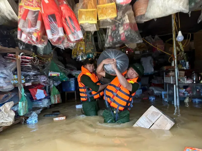 Thái Nguyên: Nước sông Cầu vượt báo động 3 hơn 2,5m, cảnh báo ngập lụt trên diện rộng - Ảnh 6.