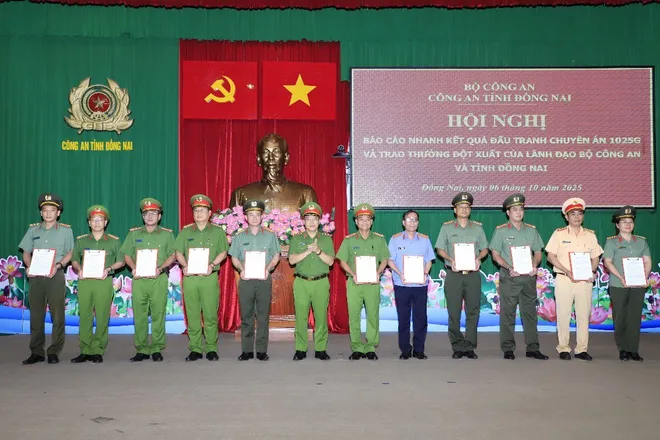 UBND tỉnh Đồng Nai tặng thưởng 500 triệu đồng cho lực lượng phá án vụ “giết người, cướp tài sản”- Ảnh 6.