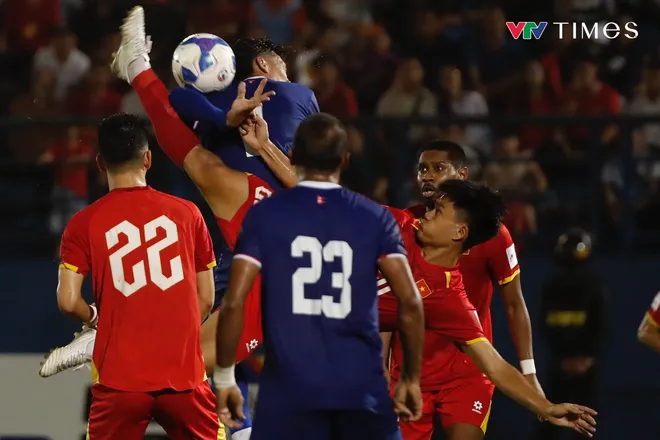 Vượt "ải thể lực" Nepal, ĐT Việt Nam nuôi tham vọng dự Asian Cup 2027- Ảnh 12. Vượt "ải thể lực" Nepal, ĐT Việt Nam nuôi tham vọng dự Asian Cup 2027- Ảnh 12.