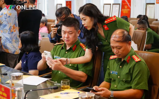 Chung tay hỗ trợ đồng bào vùng bão lũ qua ứng dụng VNeID - Ảnh 3.