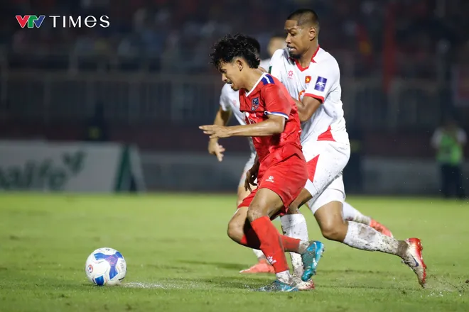 Sân trơn, bóng ướt, ĐT Việt Nam giành 3 điểm "nhọc" nhất từ đầu vòng loại Asian Cup 2027- Ảnh 9. Sân trơn, bóng ướt, ĐT Việt Nam giành 3 điểm "nhọc" nhất từ đầu vòng loại Asian Cup 2027- Ảnh 9.