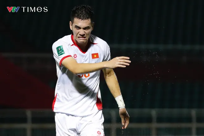 Sân trơn, bóng ướt, ĐT Việt Nam giành 3 điểm "nhọc" nhất từ đầu vòng loại Asian Cup 2027- Ảnh 15. Sân trơn, bóng ướt, ĐT Việt Nam giành 3 điểm "nhọc" nhất từ đầu vòng loại Asian Cup 2027- Ảnh 15.