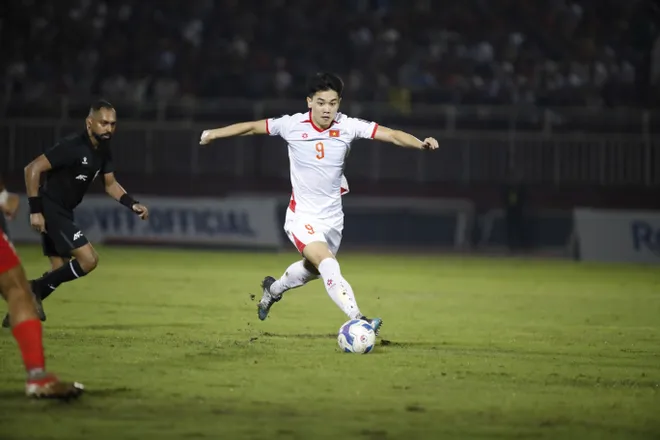 Sân trơn, bóng ướt, ĐT Việt Nam giành 3 điểm "nhọc" nhất từ đầu vòng loại Asian Cup 2027- Ảnh 23. Sân trơn, bóng ướt, ĐT Việt Nam giành 3 điểm "nhọc" nhất từ đầu vòng loại Asian Cup 2027- Ảnh 23.