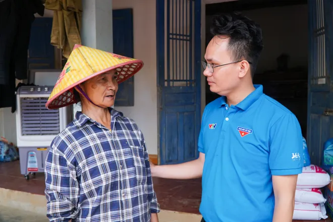 Đoàn Thanh niên VTV trao quà hỗ trợ người dân Thái Nguyên khắc phục hậu quả mưa lũ- Ảnh 10. Đoàn Thanh niên VTV trao quà hỗ trợ người dân Thái Nguyên khắc phục hậu quả mưa lũ- Ảnh 10.