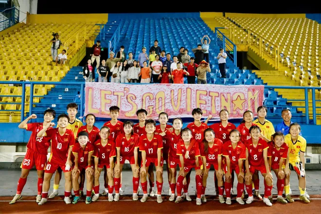 Thắng tối thiểu U17 Hong Kong (Trung Quốc), U17 Việt Nam giành vé dự VCK U17 châu Á- Ảnh 5. Thắng tối thiểu U17 Hong Kong (Trung Quốc), U17 Việt Nam giành vé dự VCK U17 châu Á- Ảnh 5.
