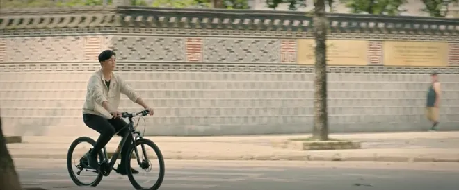 Cách em 1 milimet - Tập 13: Chiến đo khuyên Tú buông bỏ Bách - Ảnh 2.