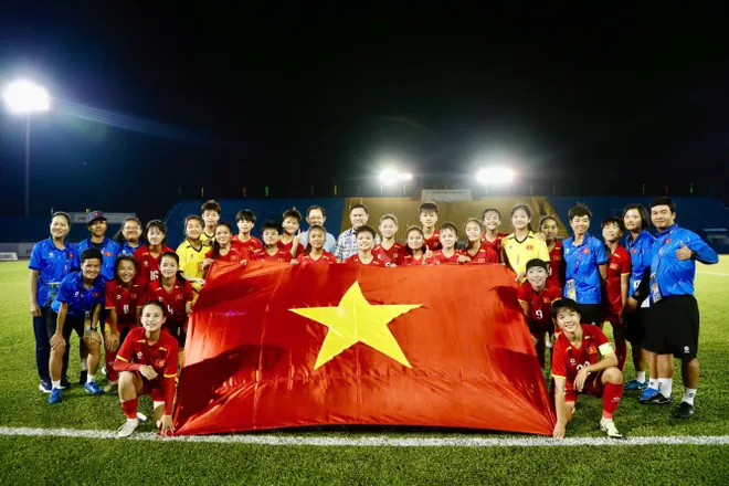 Thắng tối thiểu U17 Hong Kong (Trung Quốc), U17 Việt Nam giành vé dự VCK U17 châu Á- Ảnh 7. Thắng tối thiểu U17 Hong Kong (Trung Quốc), U17 Việt Nam giành vé dự VCK U17 châu Á- Ảnh 7.
