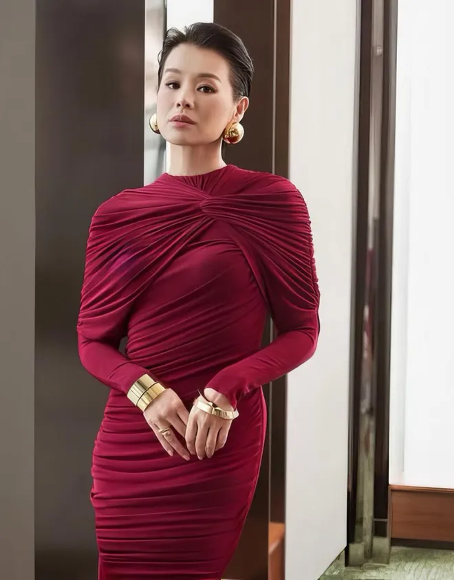 Triệu Lệ Dĩnh, Hồ Hạnh Nhi diện thiết kế của NTK Việt Nam Cường Đ&agrave;m - Ảnh 1.