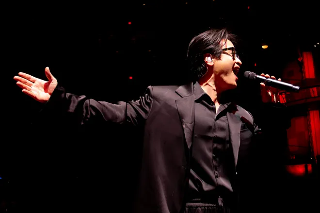 Sketch a Rose - mang &acirc;m nhạc Việt Nam đến với những nh&agrave; h&aacute;t biểu tượng tr&ecirc;n thế giới - Ảnh 6.