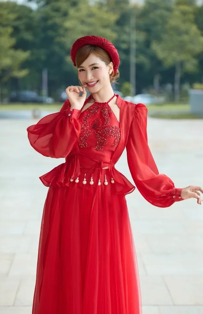 Dàn mỹ nhân Việt mừng ngày 20/10 - Ảnh 4.