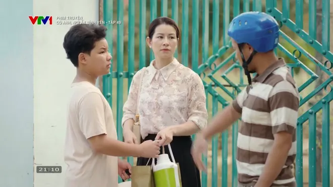 Có anh, nơi ấy bình yên - Tập 49: Bà Mừng thay đổi 180 độ cho phép Chí cưới Vy - Ảnh 15.